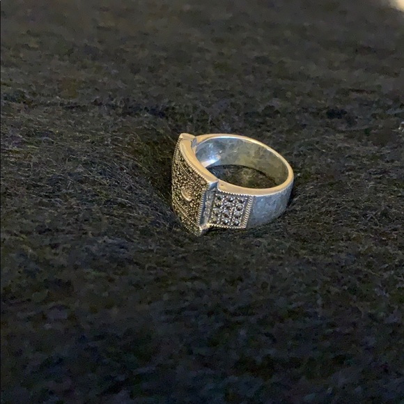 Ring - Picture 2 of 3